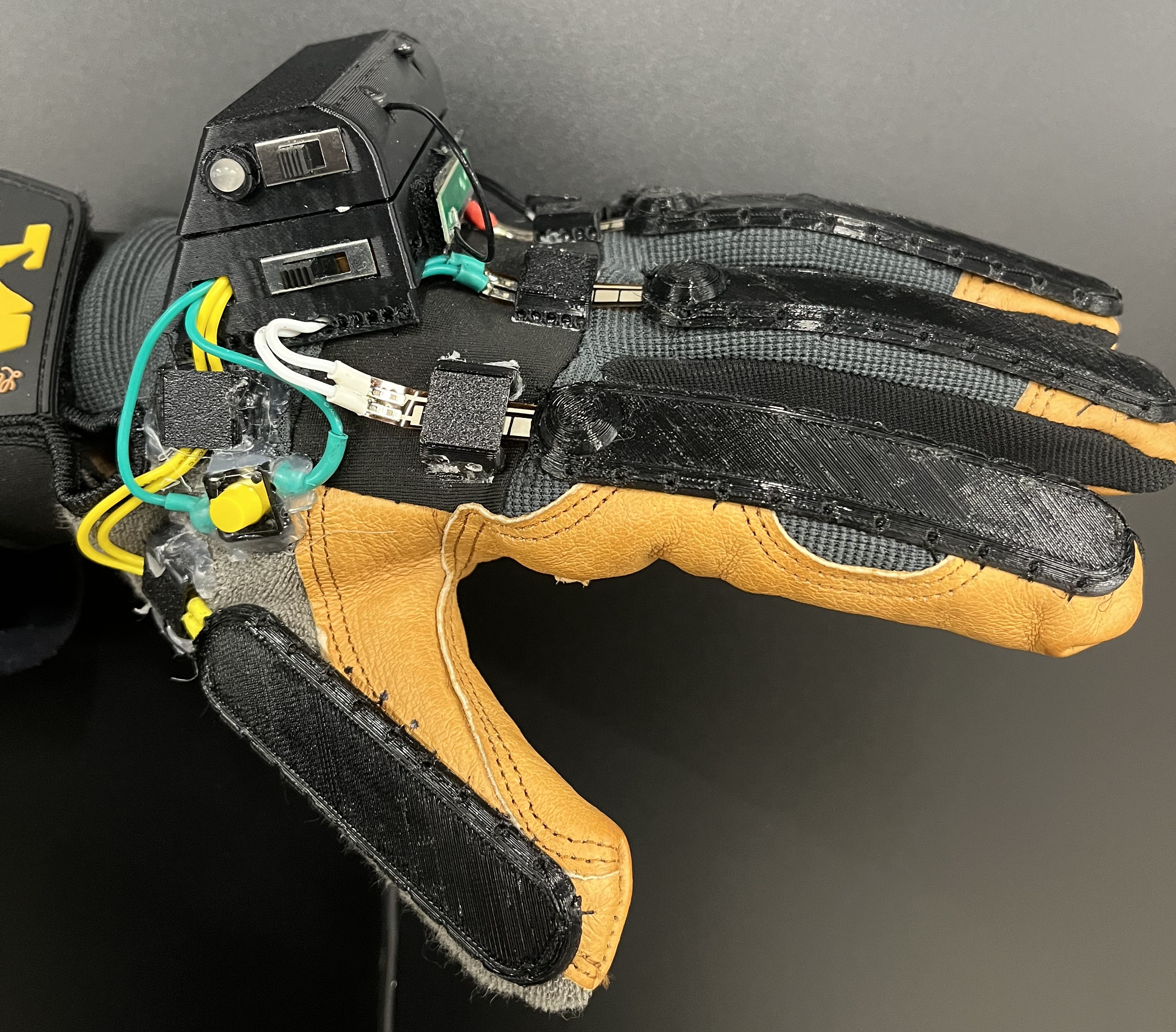 Hand Signal Interpreting Glove image